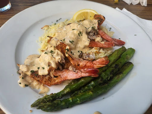 Castaway’s Seafood & Grill photo 1